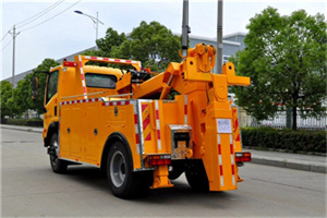 哈巴河高速路拖车费